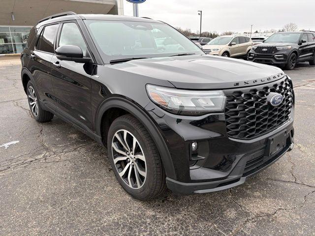 used 2025 Ford Explorer car, priced at $39,313
