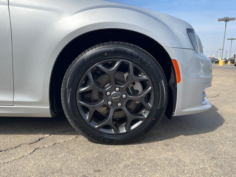 used 2022 Chrysler 300 car, priced at $30,449
