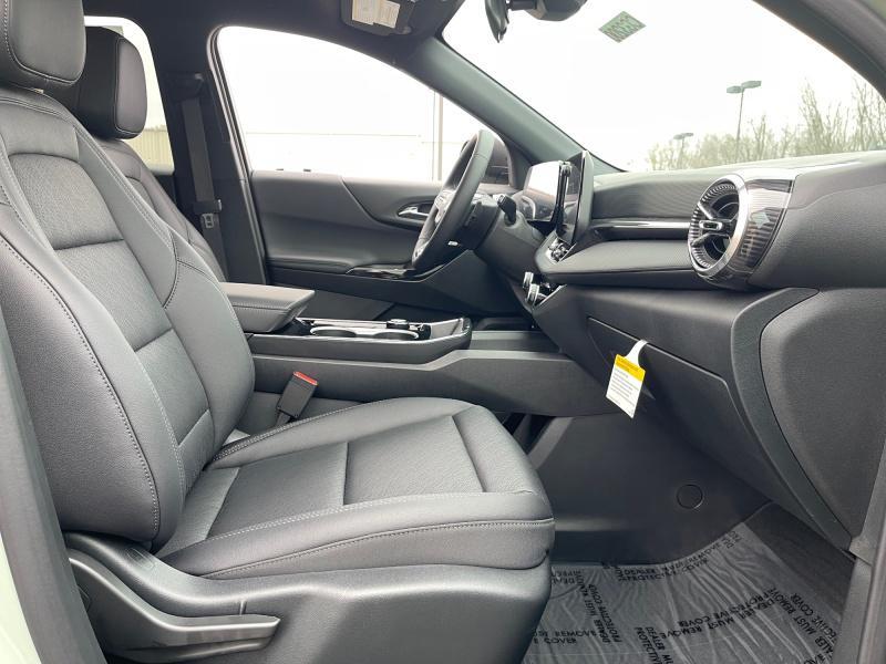 new 2026 Chevrolet Equinox car, priced at $32,944