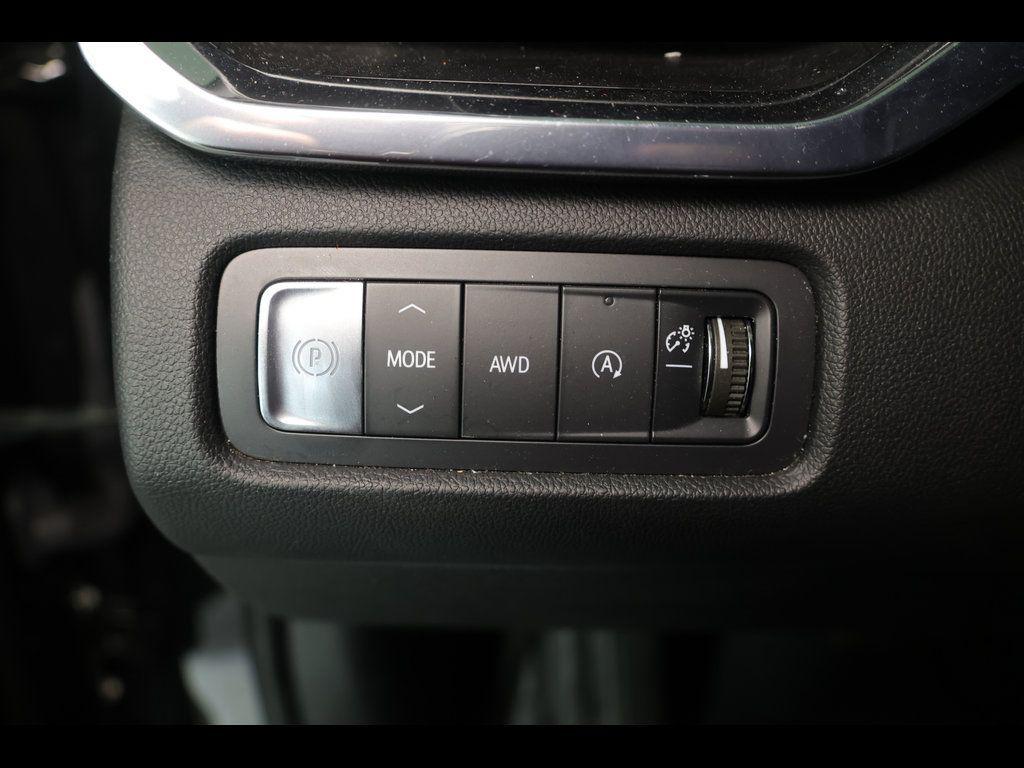 used 2025 GMC Acadia car, priced at $33,225