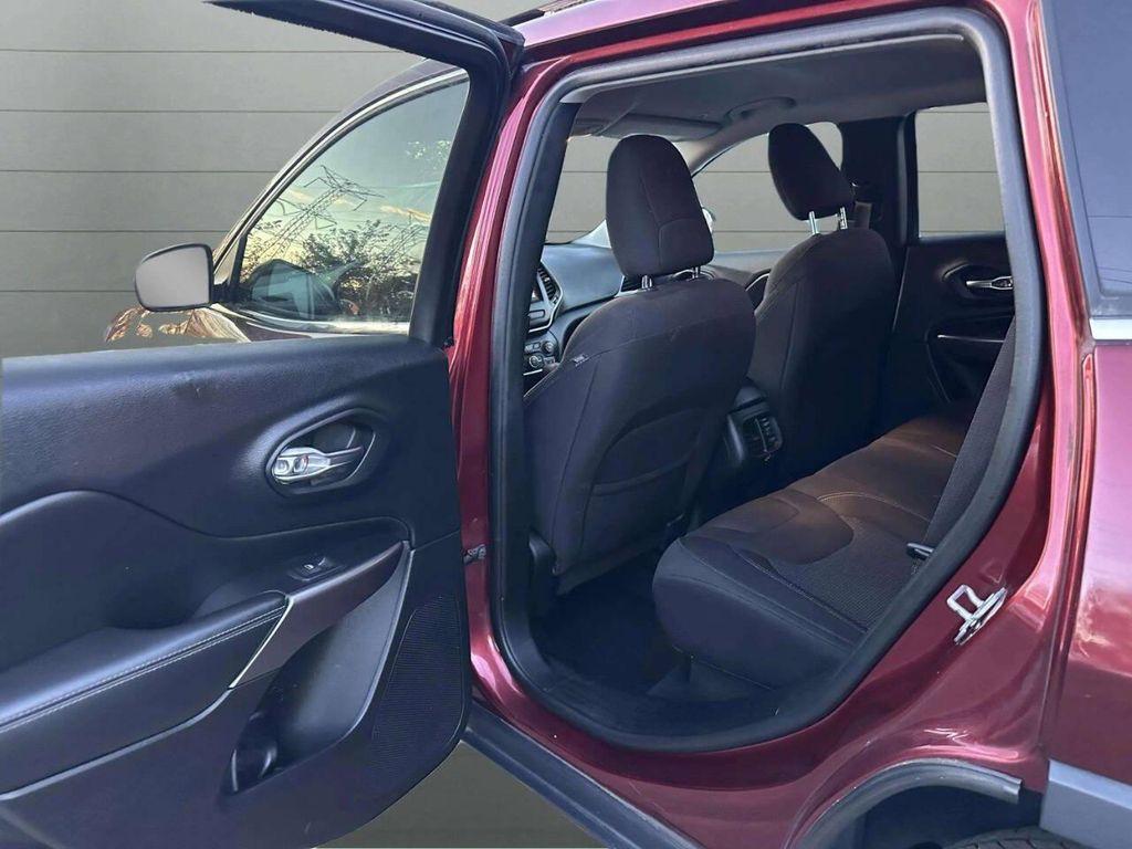 used 2019 Jeep Cherokee car, priced at $11,499