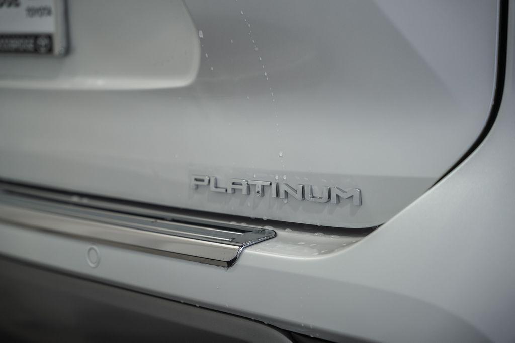 new 2026 Toyota Highlander Hybrid car, priced at $57,173