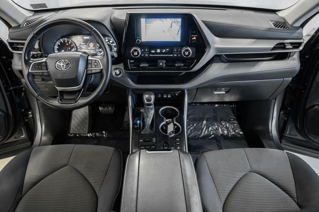 used 2023 Toyota Highlander car, priced at $40,499