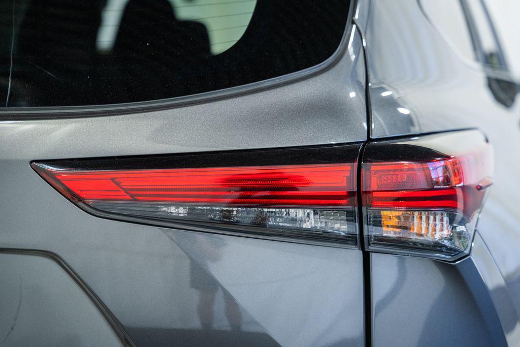 used 2023 Toyota Highlander car, priced at $40,499