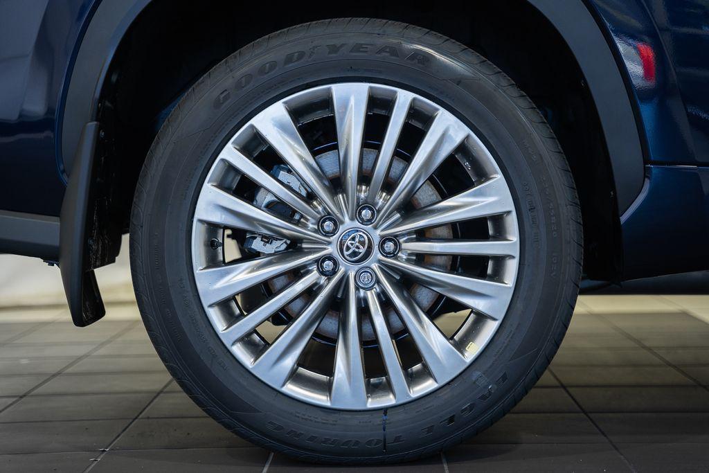 new 2026 Toyota Highlander Hybrid car, priced at $56,698