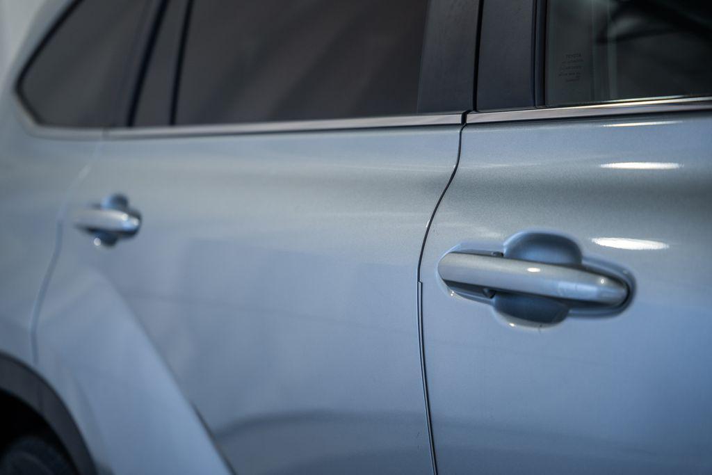 used 2023 Toyota Highlander car, priced at $34,499