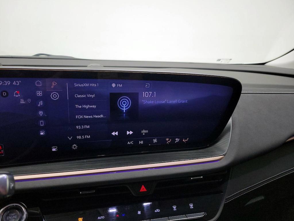 used 2025 Buick Envision car, priced at $29,998