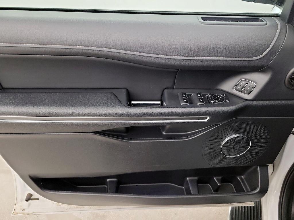 used 2023 Ford Expedition car, priced at $42,998