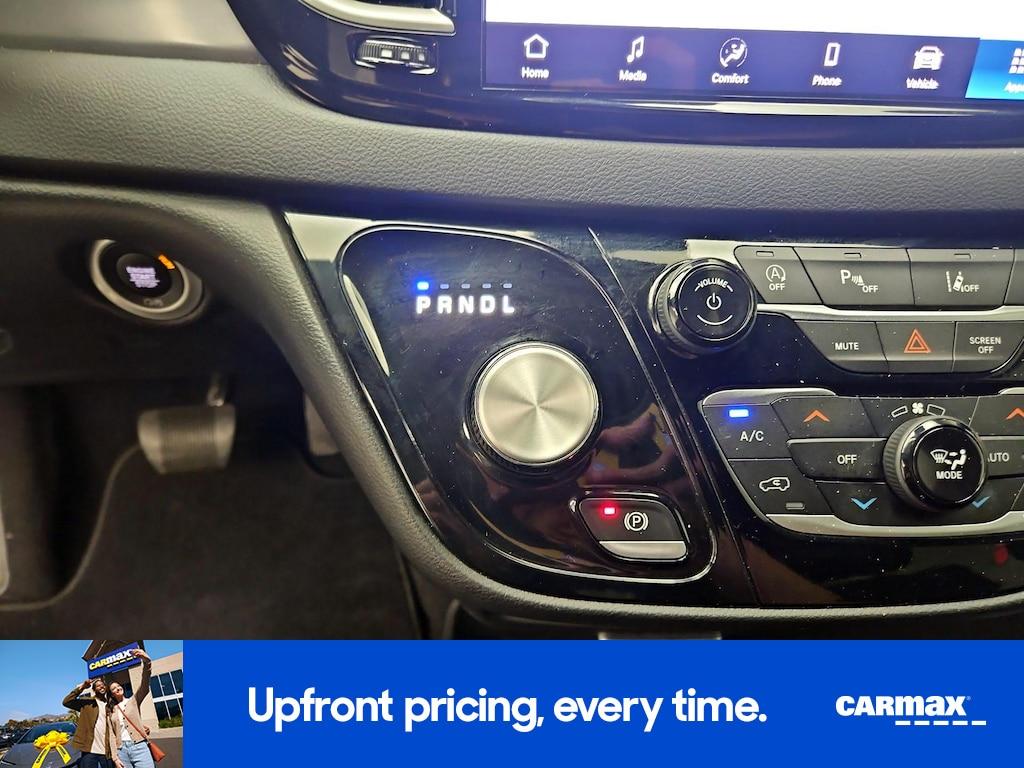 used 2025 Chrysler Pacifica car, priced at $29,998
