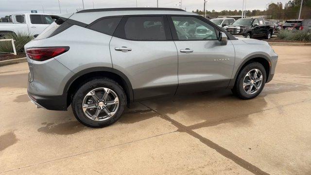 new 2025 Chevrolet Blazer car, priced at $35,995