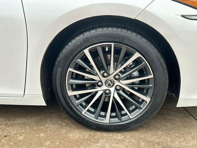used 2025 Lexus ES 300h car, priced at $47,995