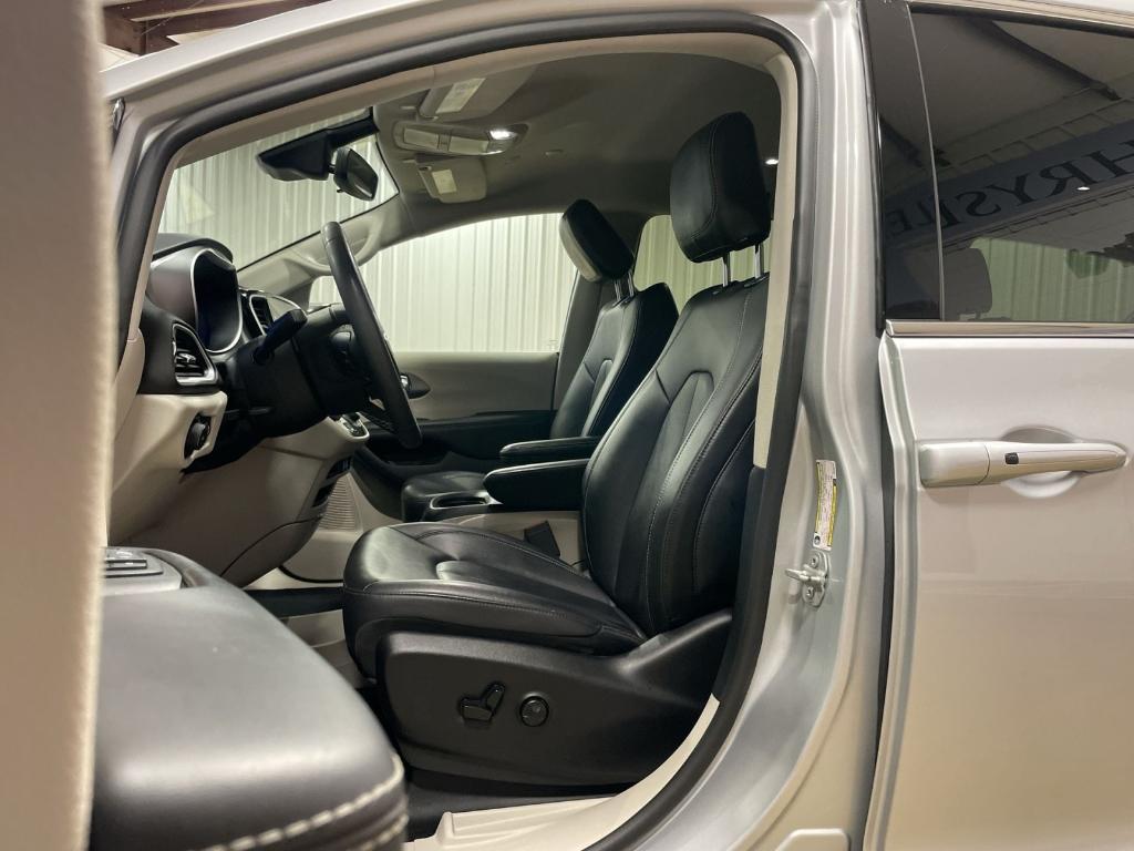 used 2024 Chrysler Pacifica car, priced at $28,989