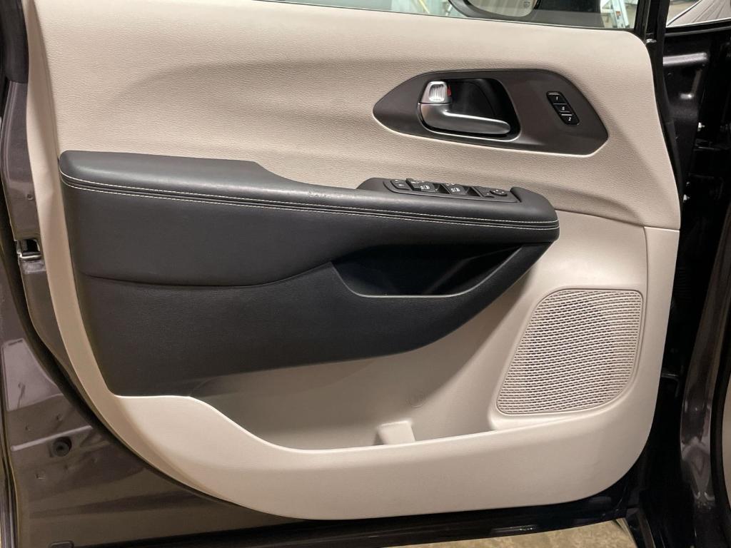 used 2023 Chrysler Pacifica car, priced at $28,989