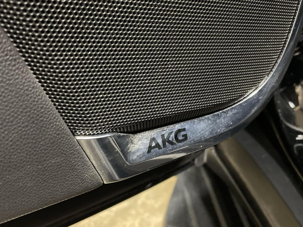 used 2023 Cadillac Escalade ESV car, priced at $65,999