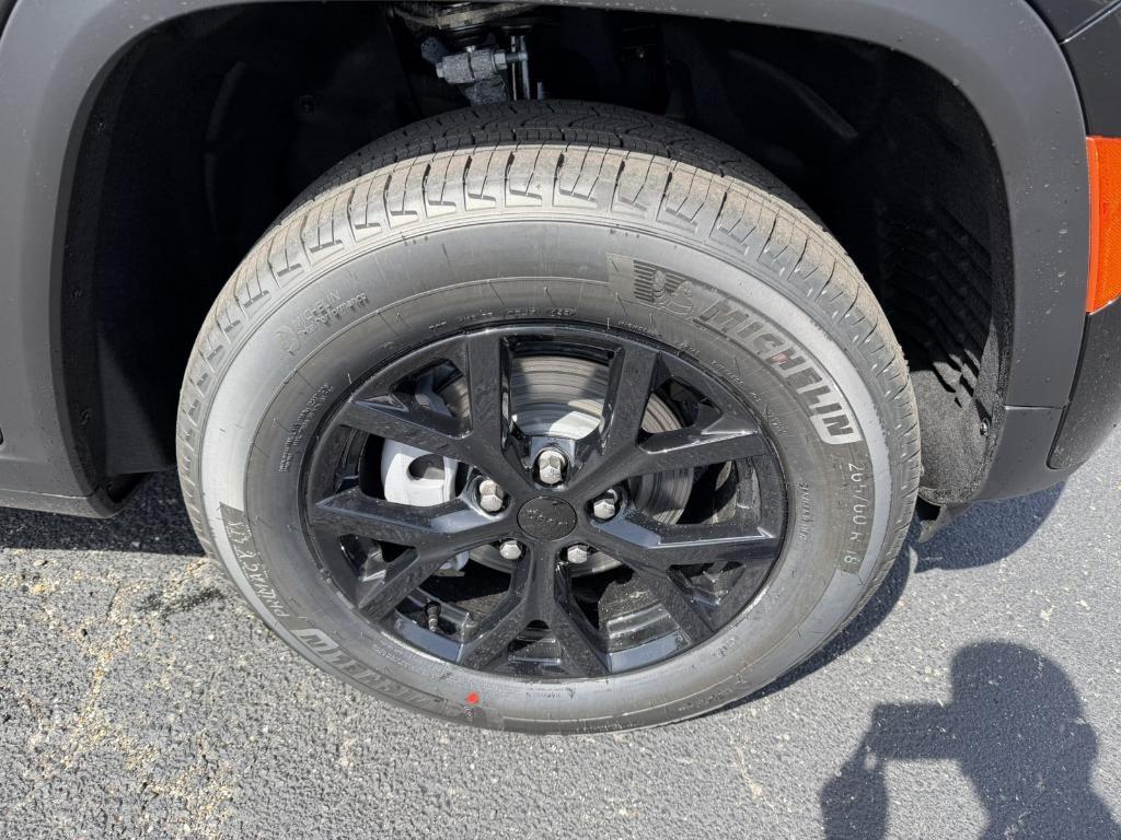 new 2026 Jeep Grand Cherokee car, priced at $45,148