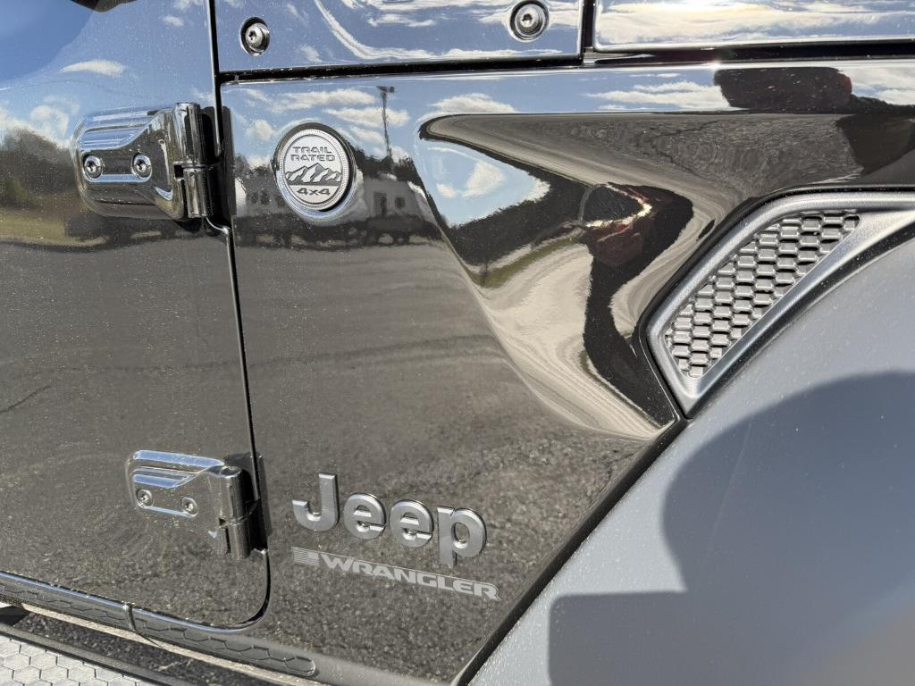 new 2026 Jeep Wrangler car, priced at $43,772