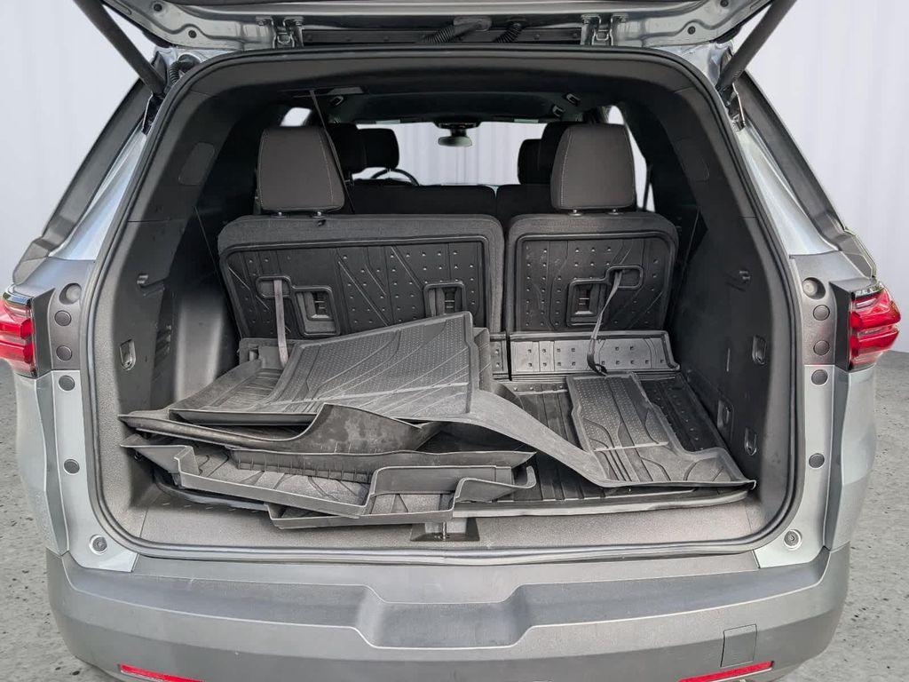 used 2023 Chevrolet Traverse car, priced at $31,199