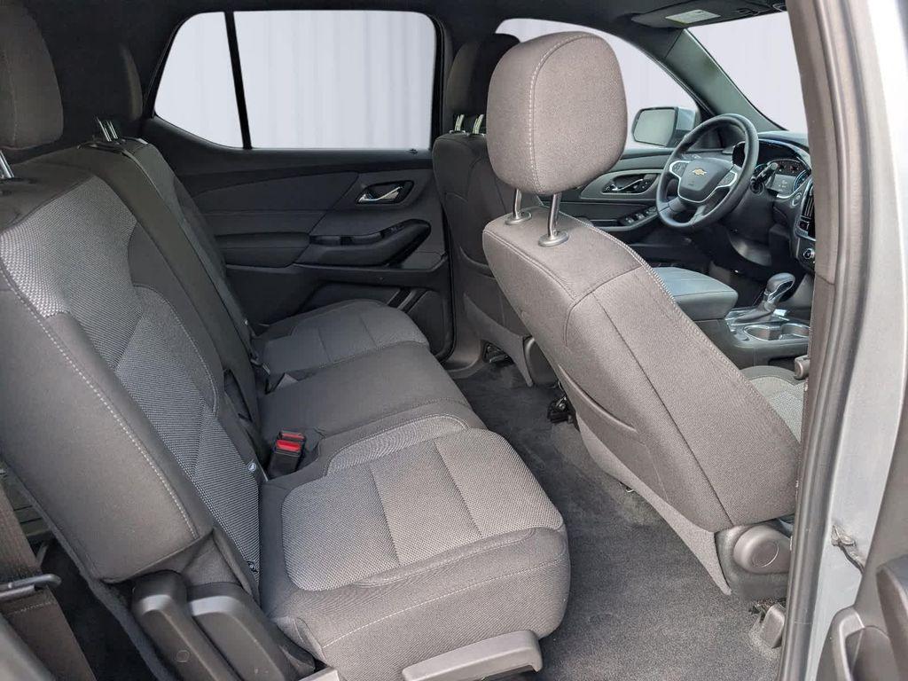 used 2023 Chevrolet Traverse car, priced at $31,199