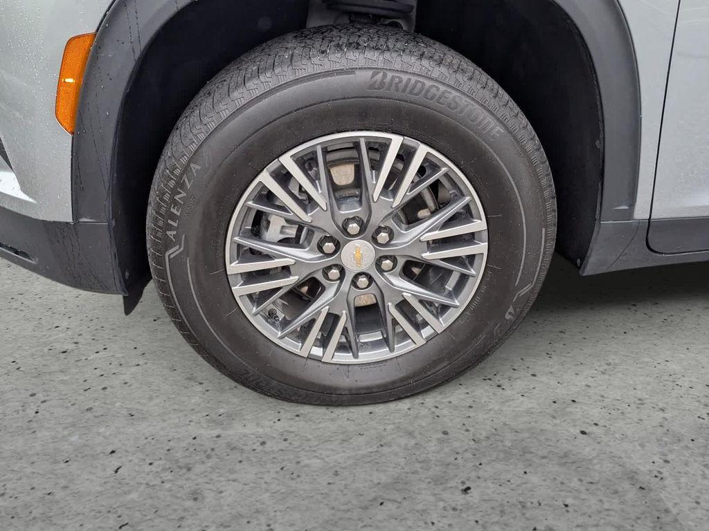 used 2025 Chevrolet Traverse car, priced at $36,735