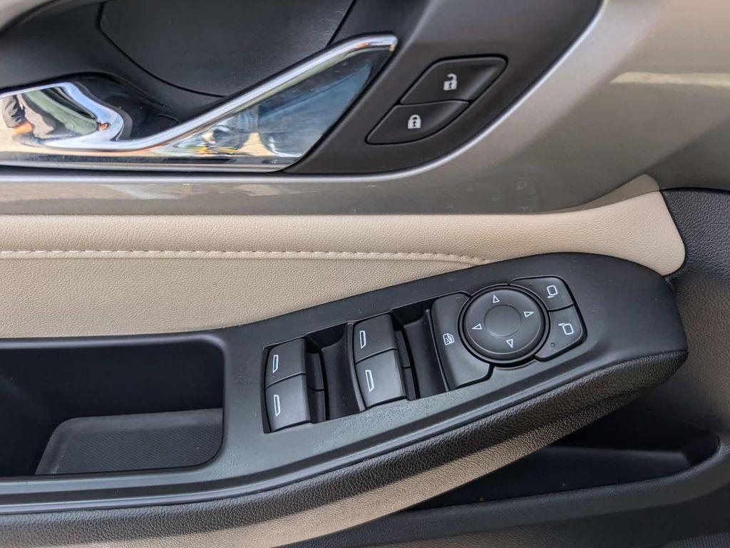 used 2022 Chevrolet Traverse car, priced at $23,583