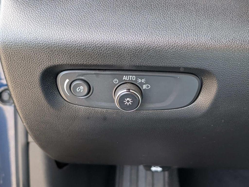 used 2022 Chevrolet Traverse car, priced at $23,583