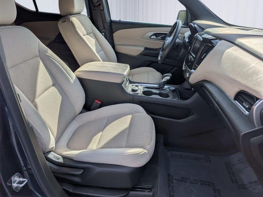 used 2022 Chevrolet Traverse car, priced at $23,583