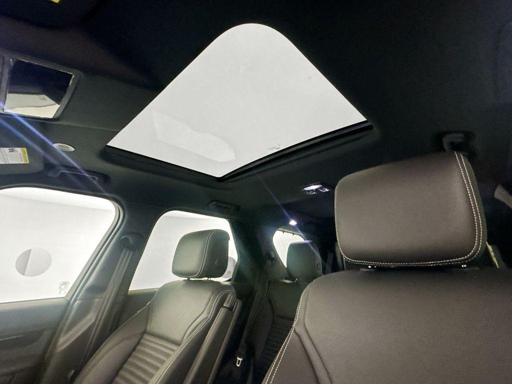 new 2026 Land Rover Discovery car, priced at $66,151