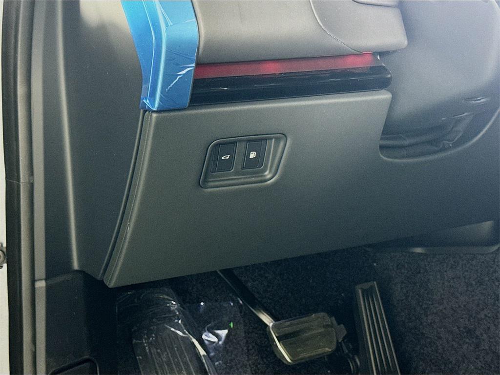 new 2025 Land Rover Range Rover car, priced at $137,205