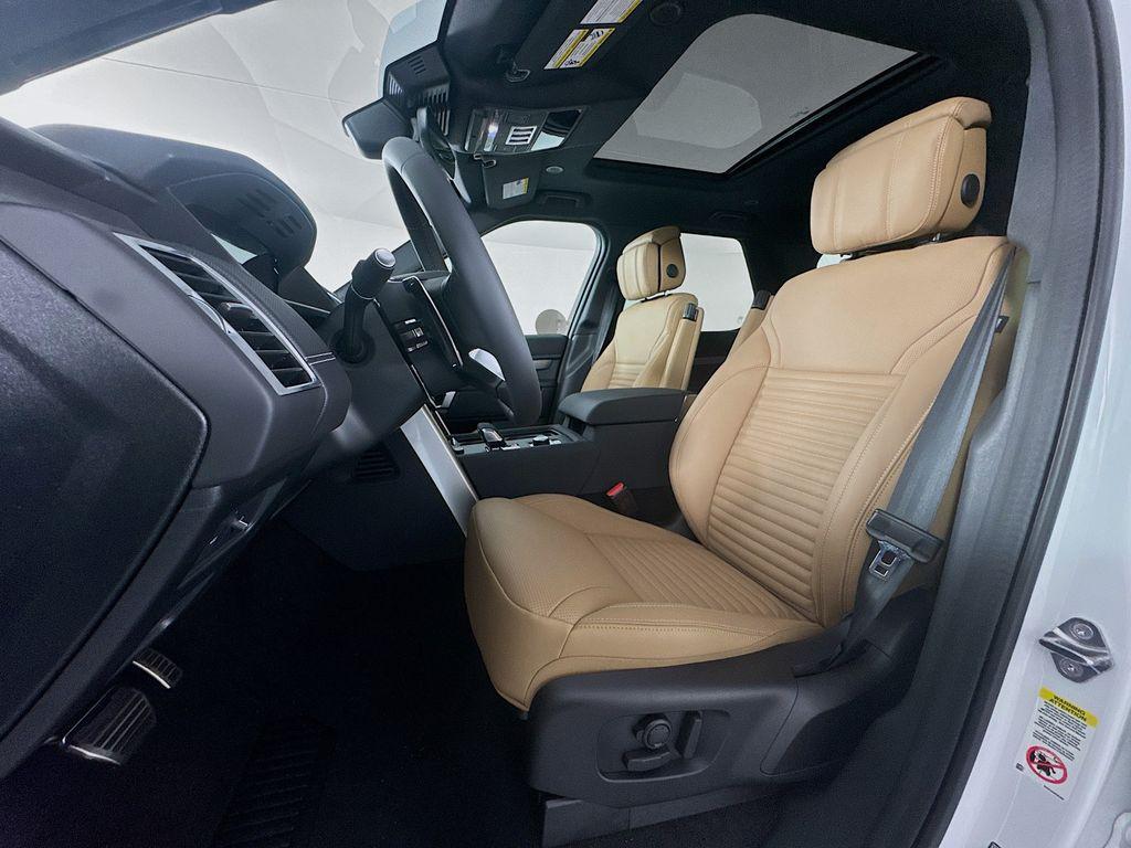 new 2025 Land Rover Discovery car, priced at $78,468