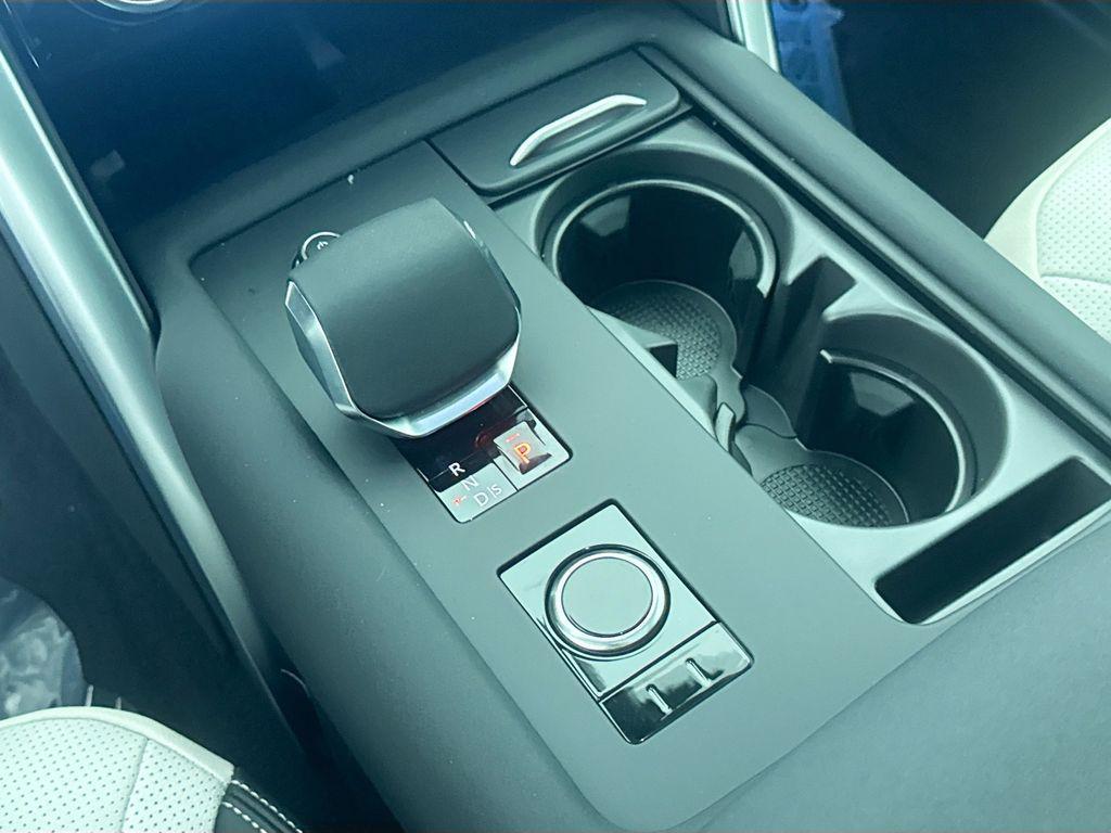 new 2026 Land Rover Discovery car, priced at $66,751