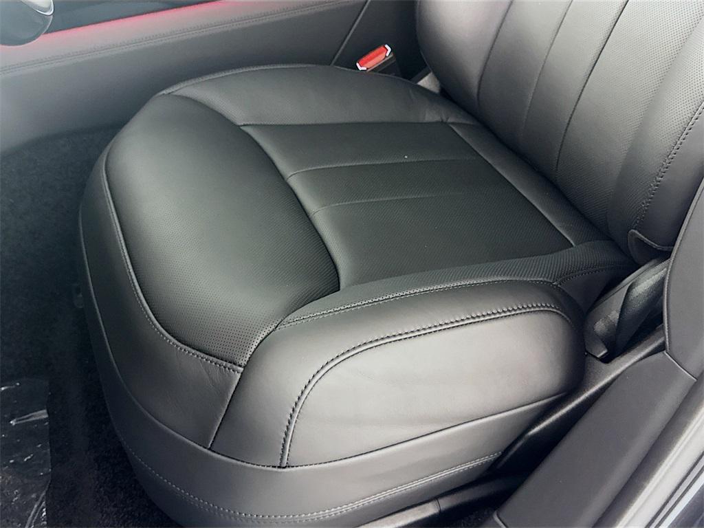 new 2025 Land Rover Range Rover car, priced at $173,870