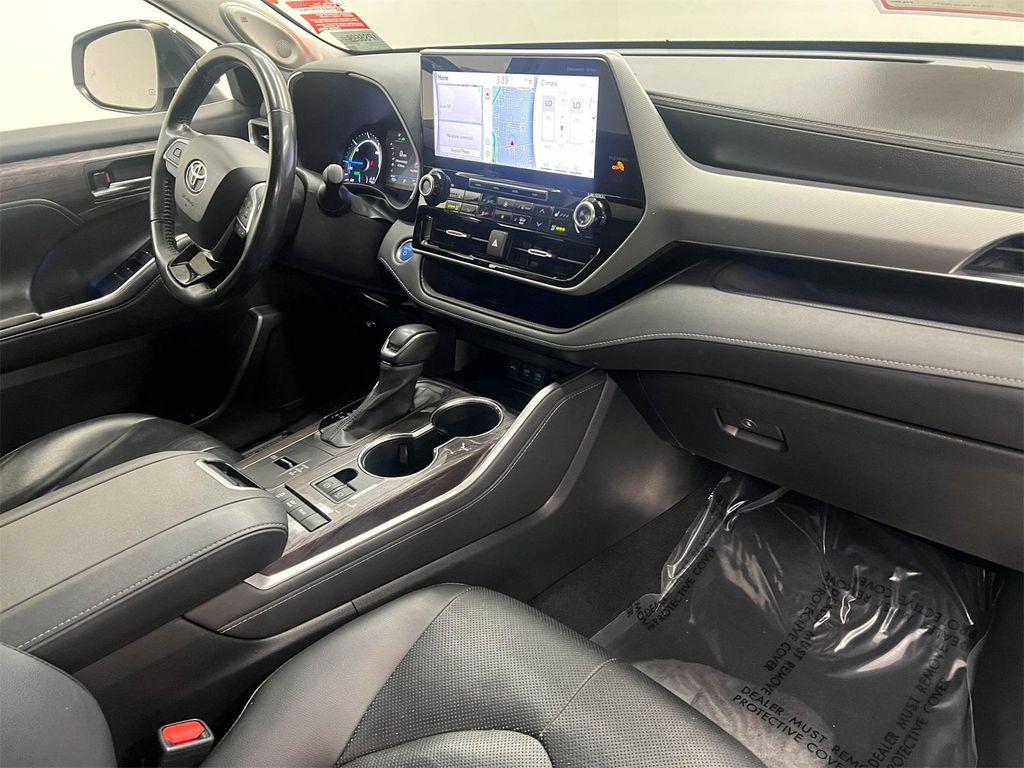 2020 Blizzard Pearl Toyota Highlander Hybrid