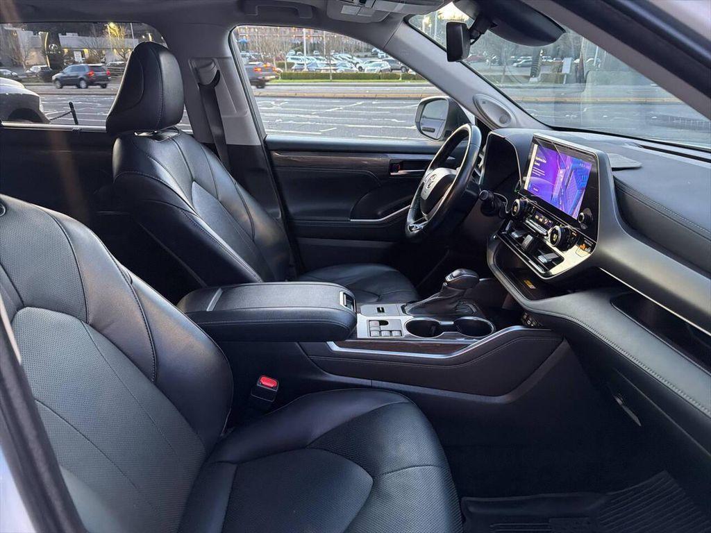 used 2023 Toyota Highlander Hybrid car, priced at $41,991