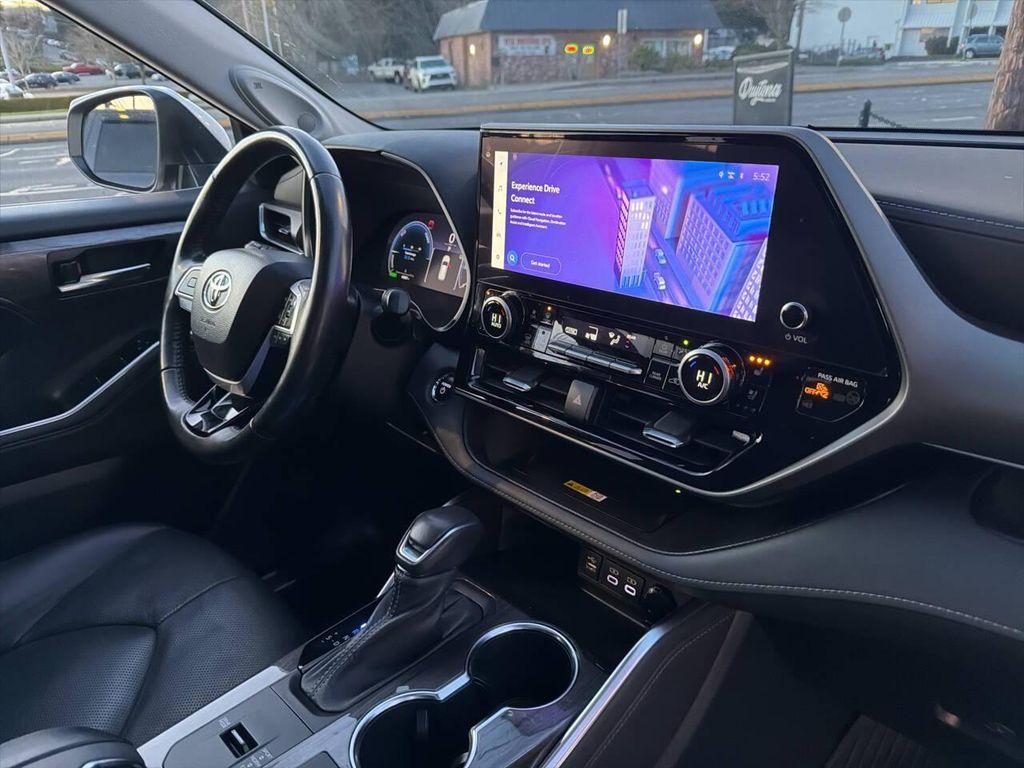 used 2023 Toyota Highlander Hybrid car, priced at $41,991