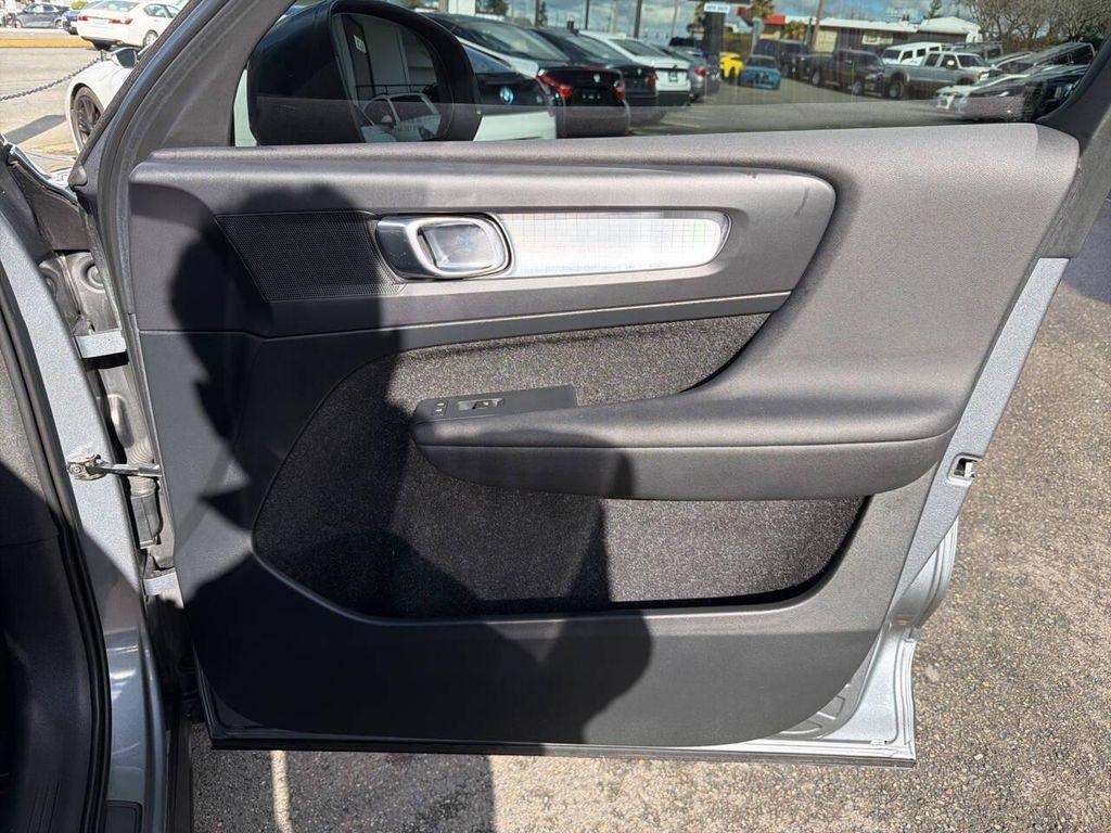 used 2019 Volvo XC40 car, priced at $13,991