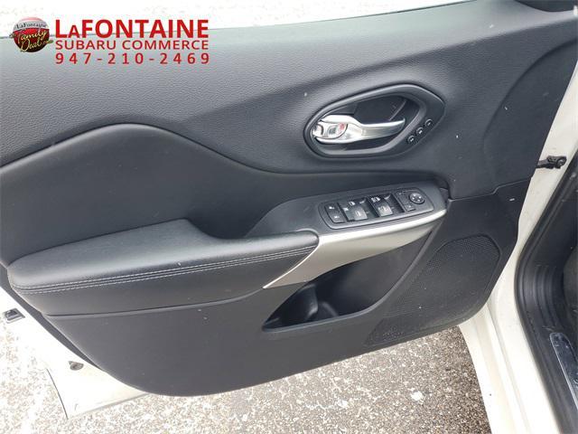 used 2019 Jeep Cherokee car, priced at $16,495