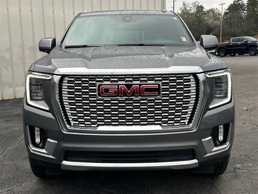 used 2022 GMC Yukon XL car, priced at $47,366