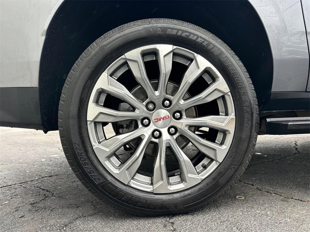used 2022 GMC Yukon XL car, priced at $47,366