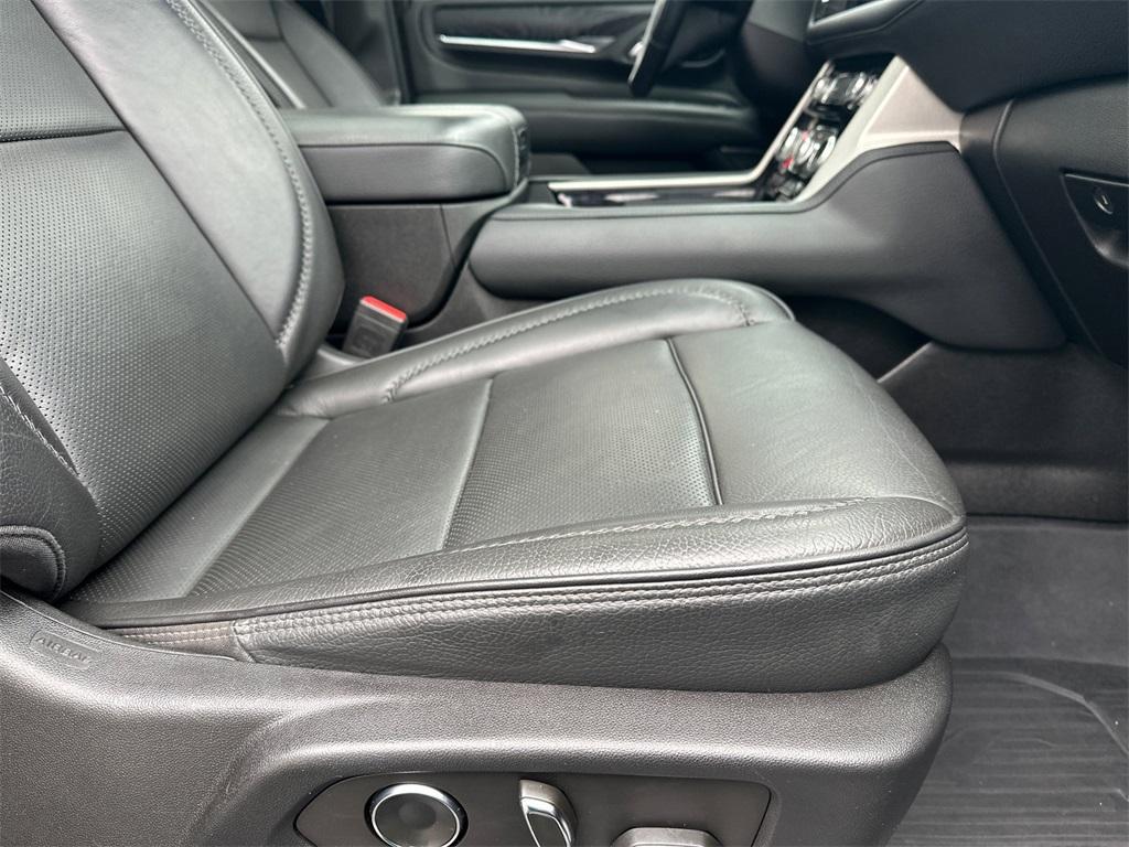 used 2022 GMC Yukon XL car, priced at $47,366