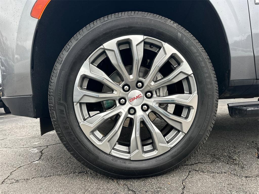 used 2022 GMC Yukon XL car, priced at $47,366