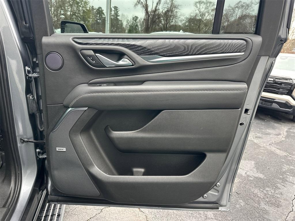 used 2022 GMC Yukon XL car, priced at $47,366