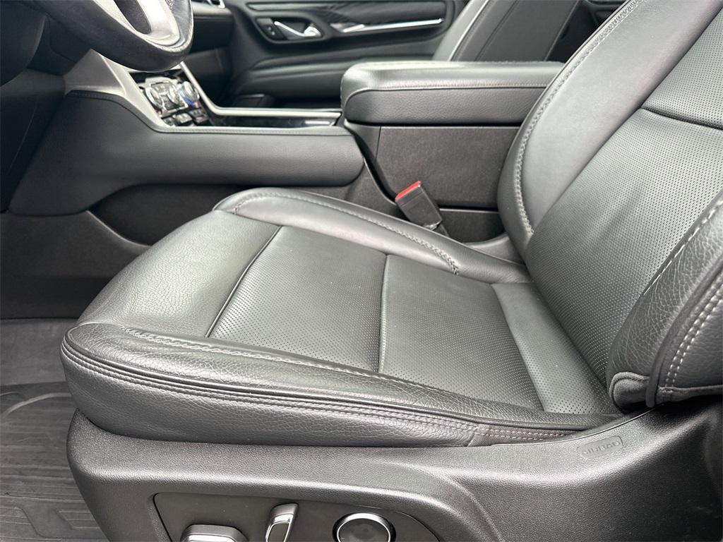 used 2022 GMC Yukon XL car, priced at $47,366