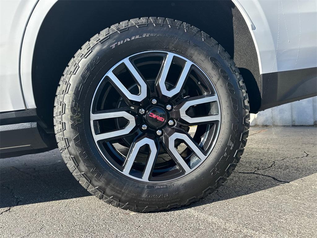 used 2021 GMC Yukon car, priced at $40,886