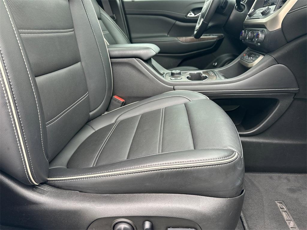 used 2022 GMC Acadia car, priced at $32,996