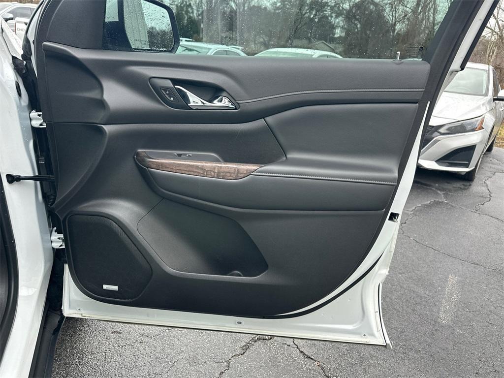 used 2022 GMC Acadia car, priced at $32,996