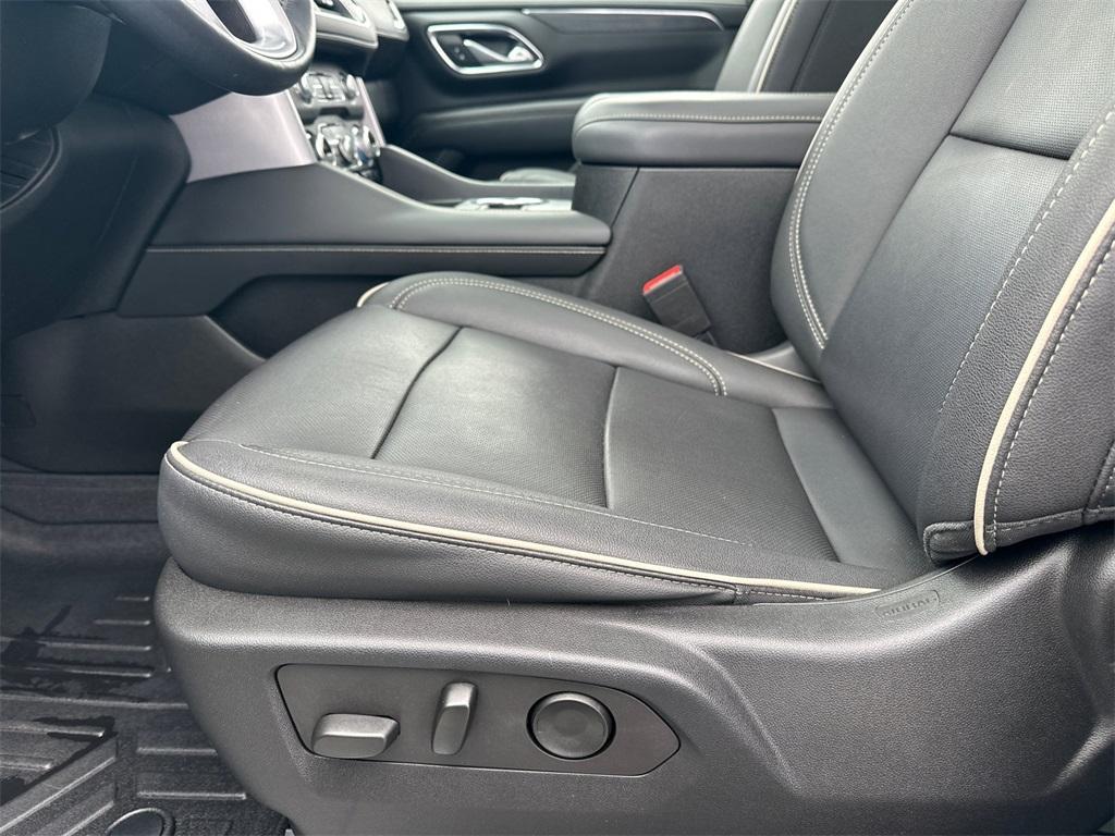 used 2022 GMC Yukon car, priced at $52,489