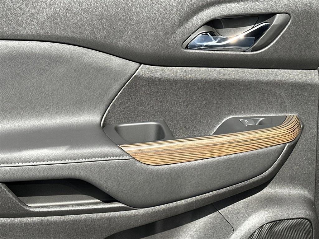 new 2023 GMC Acadia car, priced at $37,445