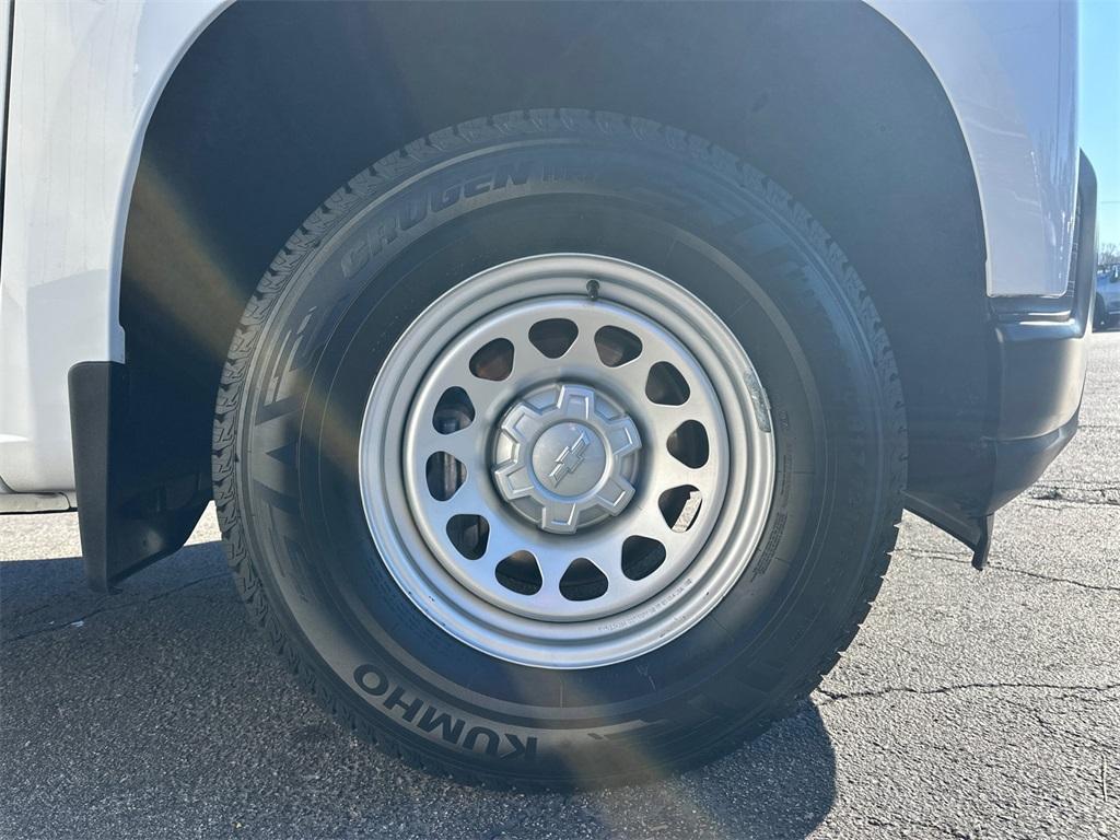 used 2021 Chevrolet Silverado 1500 car, priced at $18,452