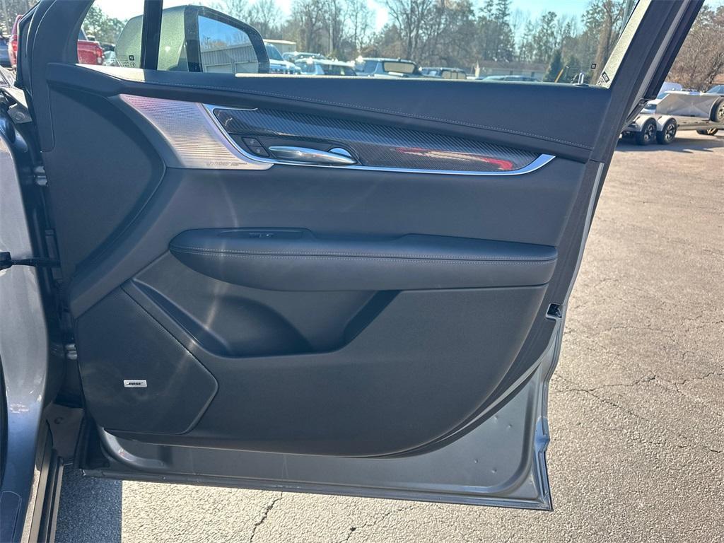 used 2023 Cadillac XT6 car, priced at $42,987