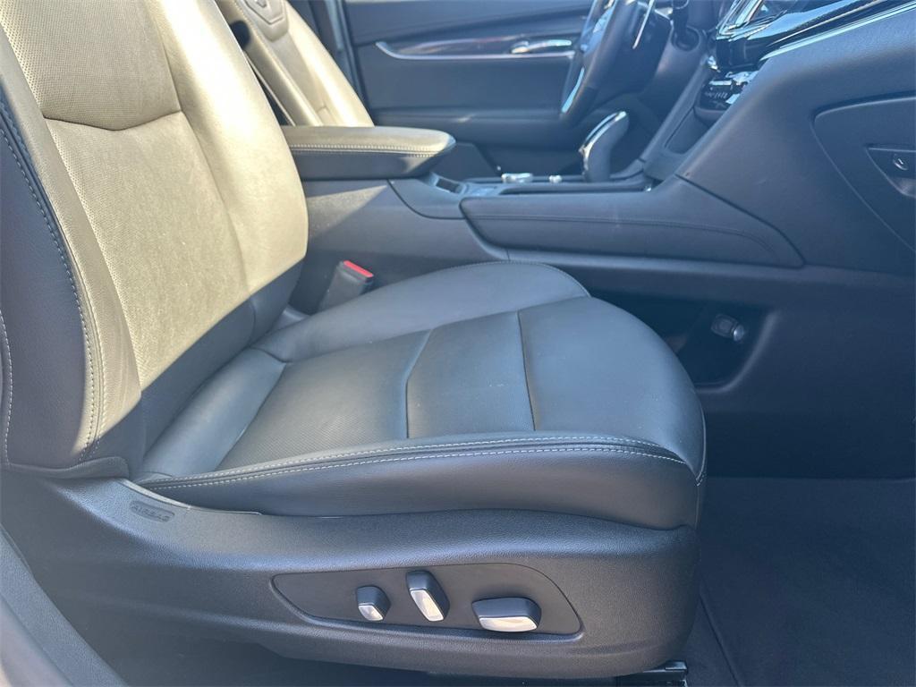 used 2023 Cadillac XT6 car, priced at $42,987